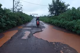 Đường liên xã Bờ Ngoong xuống cấp nghiêm trọng 