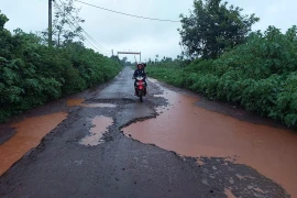 Đường liên xã Bờ Ngoong xuống cấp nghiêm trọng 