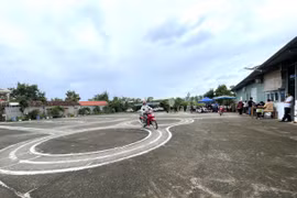 Nhiều trường hợp người dân đã nộp tiền nhưng không có tên trong danh sách dự thi. Ảnh minh họa: Q.T