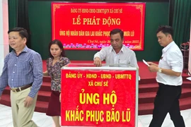 Xã Chư Sê quyên góp hơn 200 triệu đồng giúp người dân vùng lũ