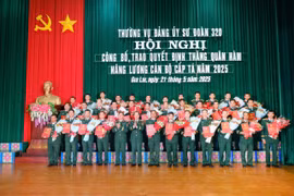 Sư đoàn 320 thăng quân hàm, nâng lương cho 111 sĩ quan