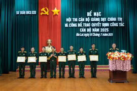 Sư đoàn 320 trao giải hội thi cán bộ giảng dạy chính trị 