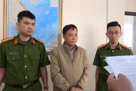 Khởi tố, bắt tạm giam đối tượng lừa đảo làm giấy tờ đất