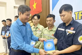 Sẻ chia với đoàn viên, người lao động sau thiên tai