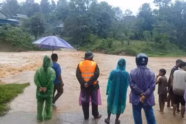 Thủ tướng yêu cầu huy động mọi lực lượng, phương tiện ứng phó với nguy cơ lũ quét, sạt lở đất sau bão số 10