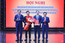 Công bố quyết định hợp nhất Báo Hà Tĩnh và Đài Phát thanh - Truyền hình Hà Tĩnh