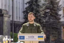 Tổng thống Ukraine phê chuẩn luật cho phép điều quân ra nước ngoài