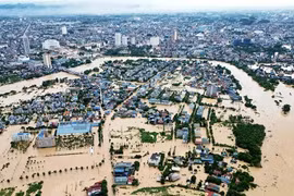 Hậu quả nhãn tiền từ bão số 10 và vấn đề ngập lụt tại miền Bắc