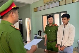 Bắt giam giám đốc chiếm đoạt hơn 2 tỉ đồng của nhiều công ty