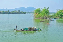 Làng chài bên dòng Krông Năng