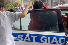 CSGT kịp thời đưa một sản phụ bị vỡ ối trên tuyến cao tốc đi cấp cứu