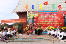 Tơ Tung vững bước trên chặng đường phát triển mới