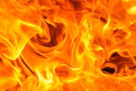 Cháy rụi kho chứa 10 tấn len ở khu dân cư giữa thành phố Đà Lạt