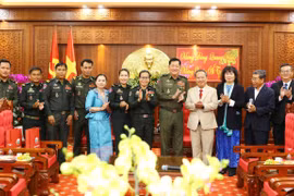 Lãnh đạo tỉnh tiếp các đoàn đại biểu Campuchia sang thăm, chúc Tết