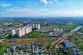 Chờ sửa luật Đất đai