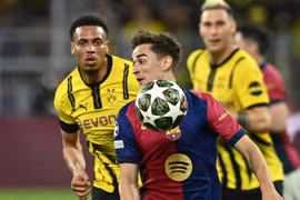 Barcelona và PSG giành vé vào bán kết Champions League