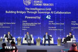 Thủ tướng Phạm Minh Chính và Thủ tướng Malaysia dự thảo luận về trí tuệ nhân tạo