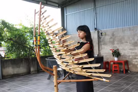 Nghệ nhân nhí say mê đàn T’rưng