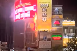 Lửa bao trùm cửa hàng ăn uống ở trung tâm TPHCM