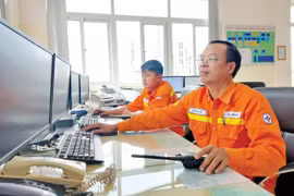 Xuân của những “người lính” truyền tải điện