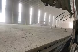 Bình Dương: Tạm giữ hình sự 2 người liên quan vụ sập nhà xưởng làm 3 người chết