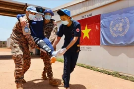 “Mũ nồi xanh" viết tiếp câu chuyện hòa bình - Bài 2: Đi vào vùng… chiến sự