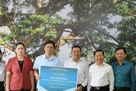 NXB Giáo dục Việt Nam dành 20 tỷ đồng hỗ trợ sách giáo khoa cho học sinh vùng bão lũ