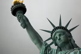 Đòn thuế của ông Trump giáng mạnh vào du lịch Mỹ