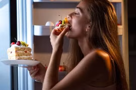 Ăn khuya có thể làm tăng nguy cơ rối loạn chuyển hóa