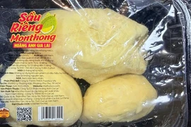Bầu Đức bất ngờ mang sầu riêng bán trong nước