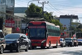 Đi du lịch Đà Lạt, nhưng ở lại Bảo Lộc vì kẹt xe hàng cây số