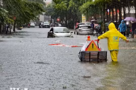 Bắc Bộ và Thanh Hóa tiếp tục mưa to, Hà Nội cảnh báo ngập lụt nhiều tuyến phố