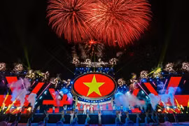 Mãn nhãn màn pháo hoa trên bầu trời Sầm Sơn