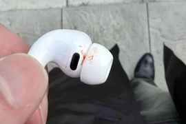 AirPods Pro 3 gặp sự cố gây chảy máu tai
