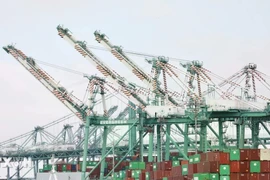 Tổng thống Mỹ dọa áp thuế tới 100% với Nga nếu không đạt thỏa thuận về Ukraine