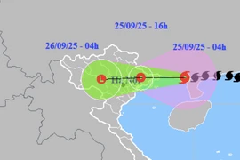 Bão số 9 Ragasa giật cấp 11 đang lao nhanh vào đất liền nước ta