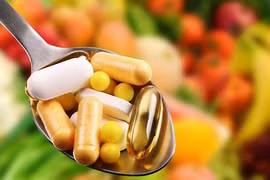 Phó Thủ tướng Lê Thành Long yêu cầu rà soát bất cập trong quản lý an toàn thực phẩm chức năng