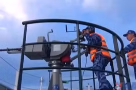 Vùng Cảnh sát biển 3 diễn tập chiến thuật, bắn đạn thật trên biển