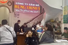 Bắt giám đốc công ty cầm đồ cho vay lãi nặng 400%/tháng