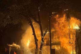 Cãi nhau với vợ, chồng châm lửa đốt nhà