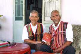 Gìn giữ kho tàng Sử thi Kon Tum