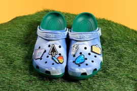 Microsoft mở bán mẫu giày hoài niệm Windows XP