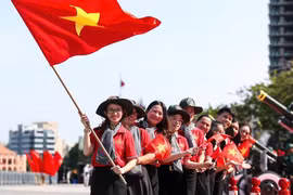 Săn chỗ xem diễu binh dịp đại lễ