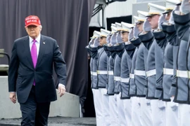Tổng thống Donald Trump nói Mỹ đang sản xuất tên lửa siêu thanh số lượng lớn