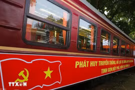 Trải nghiệm một Hà Nội tháng Tám lịch sử cùng những chuyến tàu đặc biệt