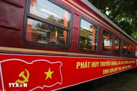 Trải nghiệm một Hà Nội tháng Tám lịch sử cùng những chuyến tàu đặc biệt