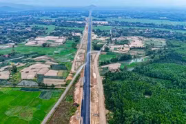 Đẩy nhanh tiến độ 4 dự án cao tốc Bắc-Nam, bảo đảm hoàn thành đúng dịp 19-12-2025