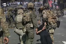 Tổng thống Mỹ điều 2.000 lính Vệ binh Quốc gia đến dập tắt bạo loạn ở Los Angeles