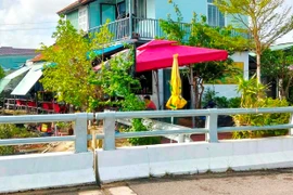 Chiếm đất công, xây công trình trái phép bên kè sông Côn