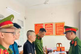 Bắt đối tượng lừa đổi vé số giả trúng thưởng để chiếm đoạt tiền của người khuyết tật